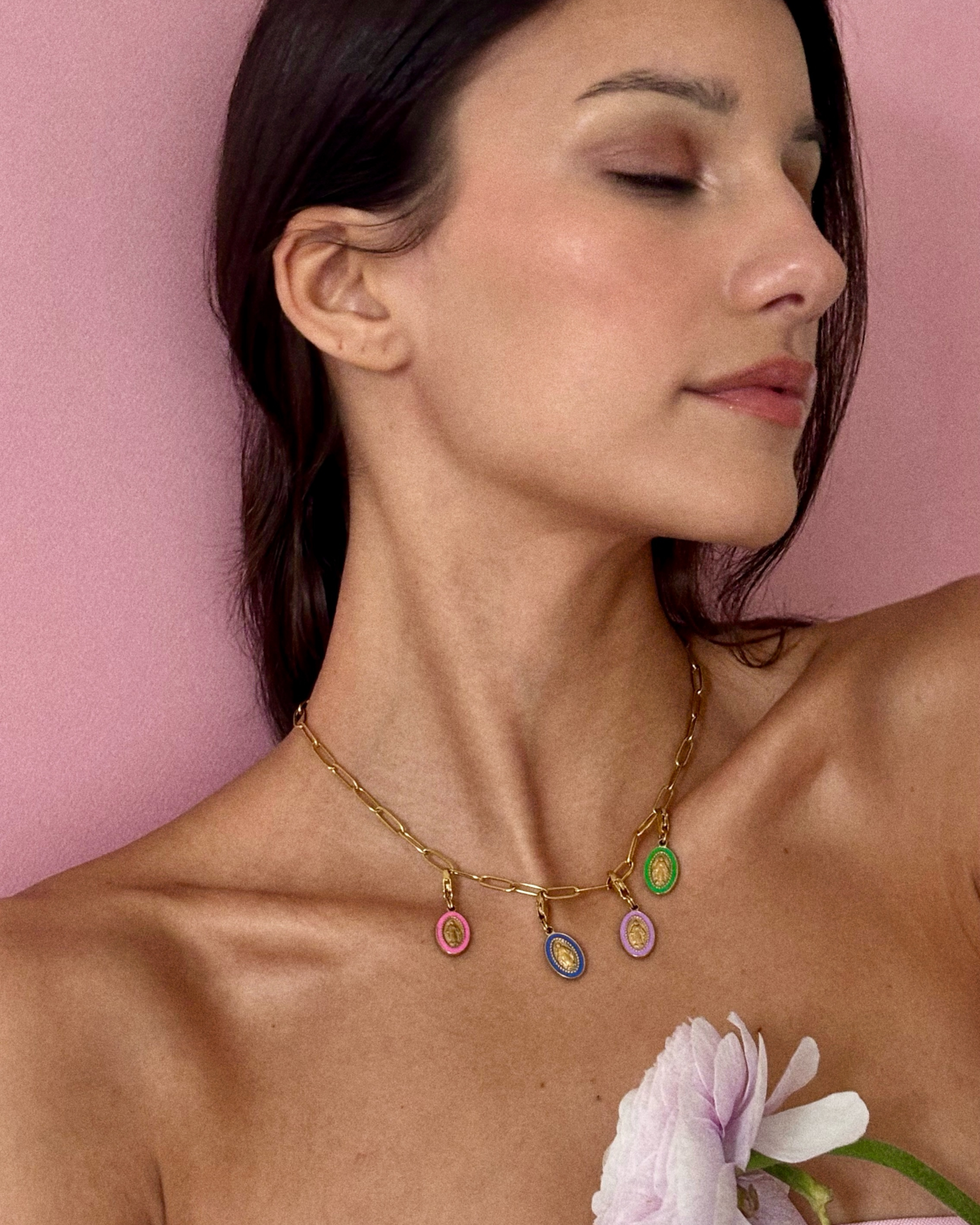 Charms Madonne Enamelled - Plusieurs coloris