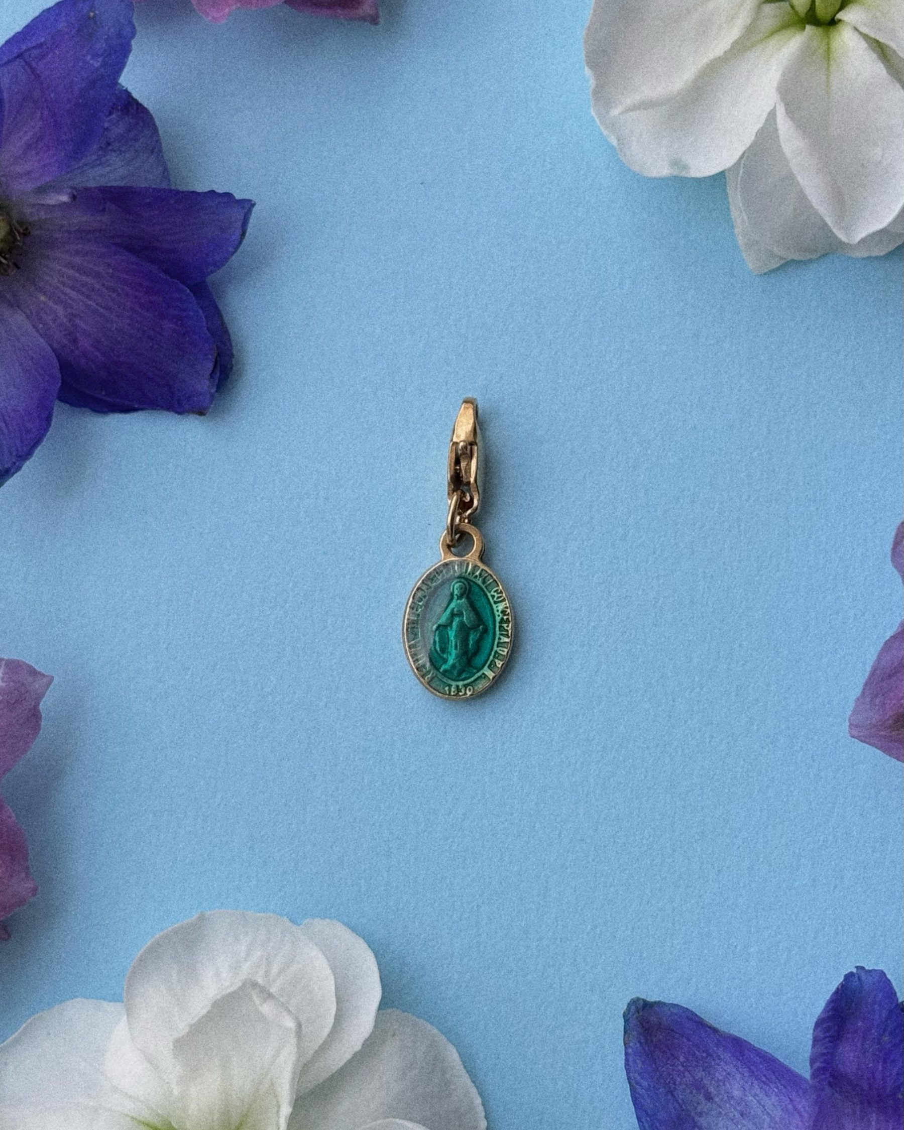Charms Madonne Glazed Mini - Plusieurs coloris