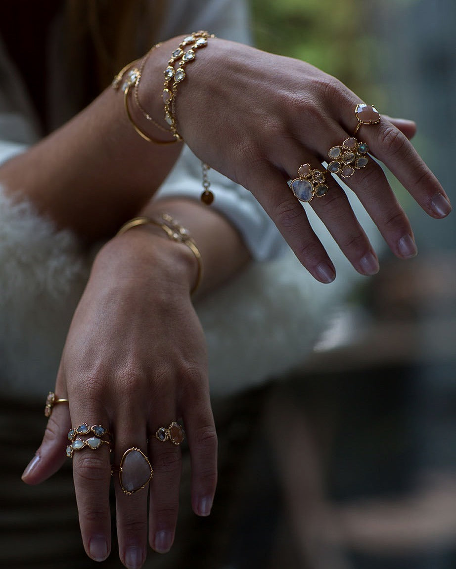 N°651 - Bague serties Fleur