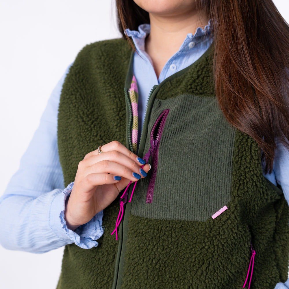 SHE29 - Veste en sherpa femme zippée sans manche - Kaki
