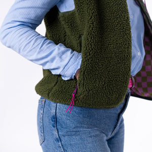 SHE29 - Veste en sherpa femme zippée sans manche - Kaki