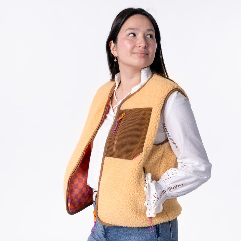 SHE31 - Veste en sherpa femme zippée sans manche - Beige