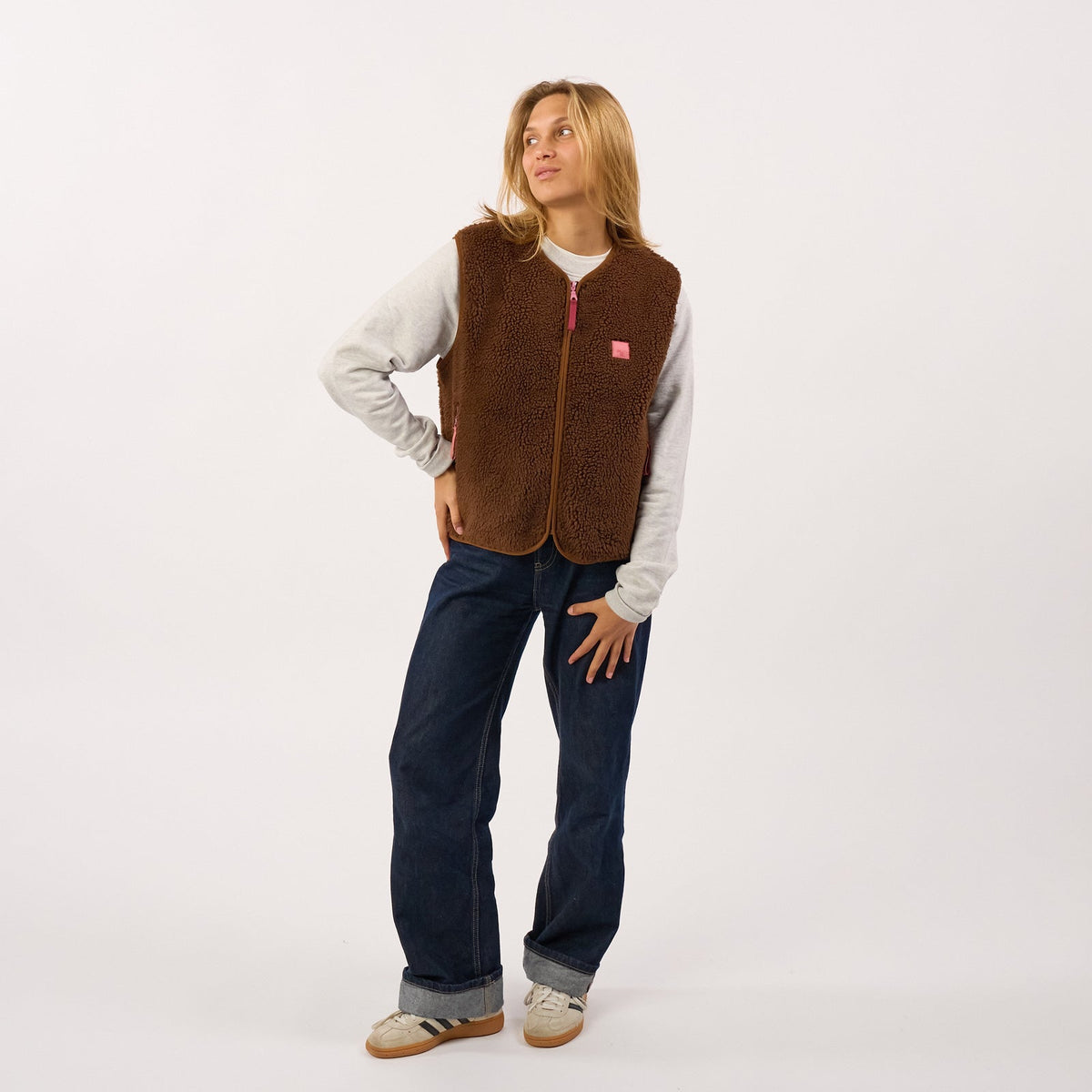 SHE50 - Veste en sherpa femme zippée sans manche - Marron