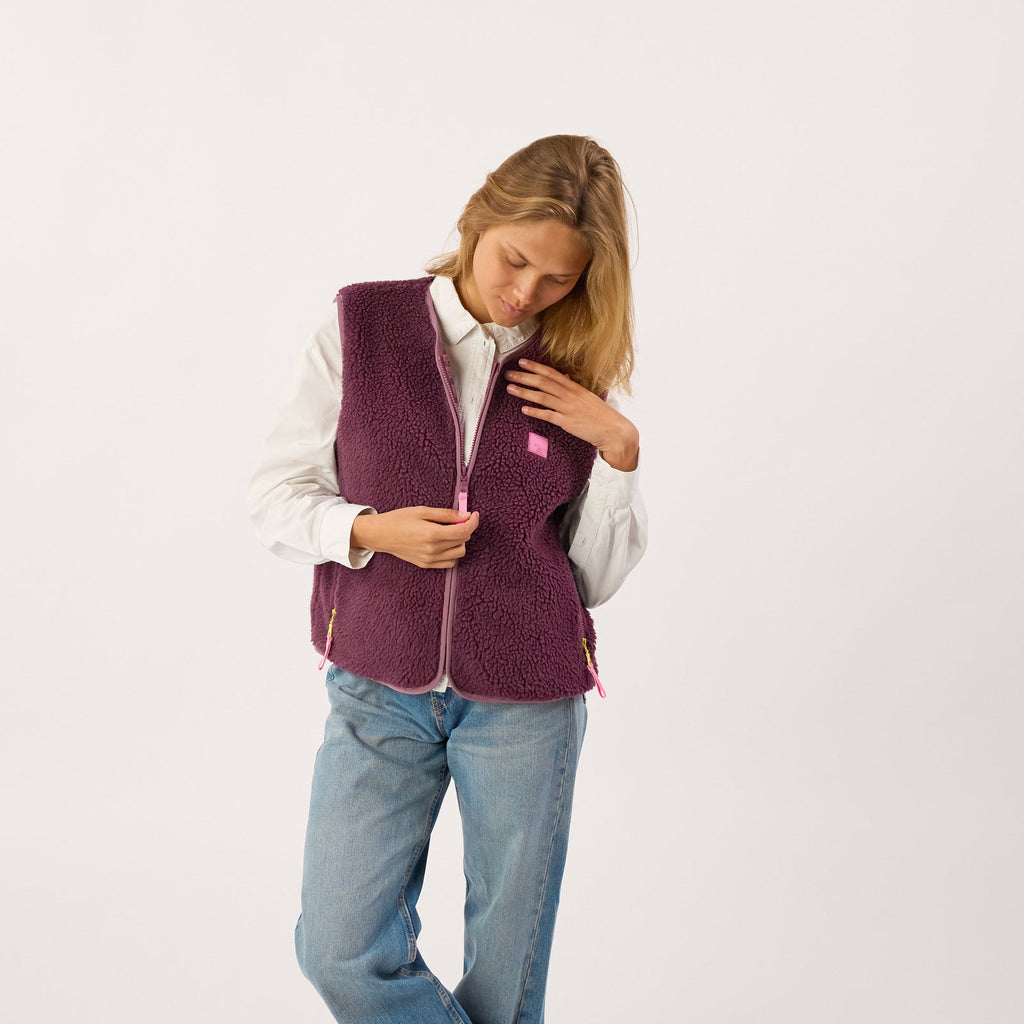 SHE52 - Veste en sherpa femme zippée sans manche - Prune