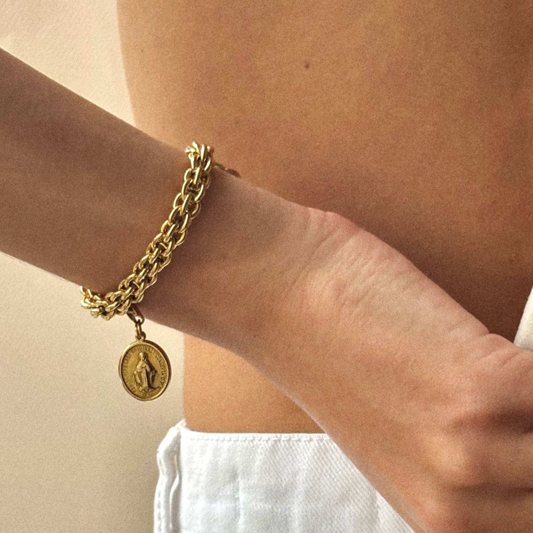 Charm - Golden Madonne