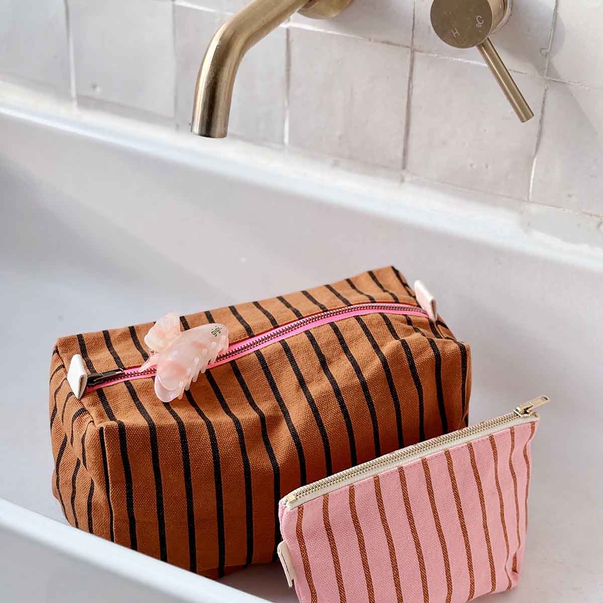 Trousse Sofia - Tennis Pecan Strawberry