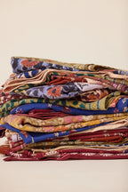 Latika - Cerisier - Bleu- Grand Foulard Apaches
