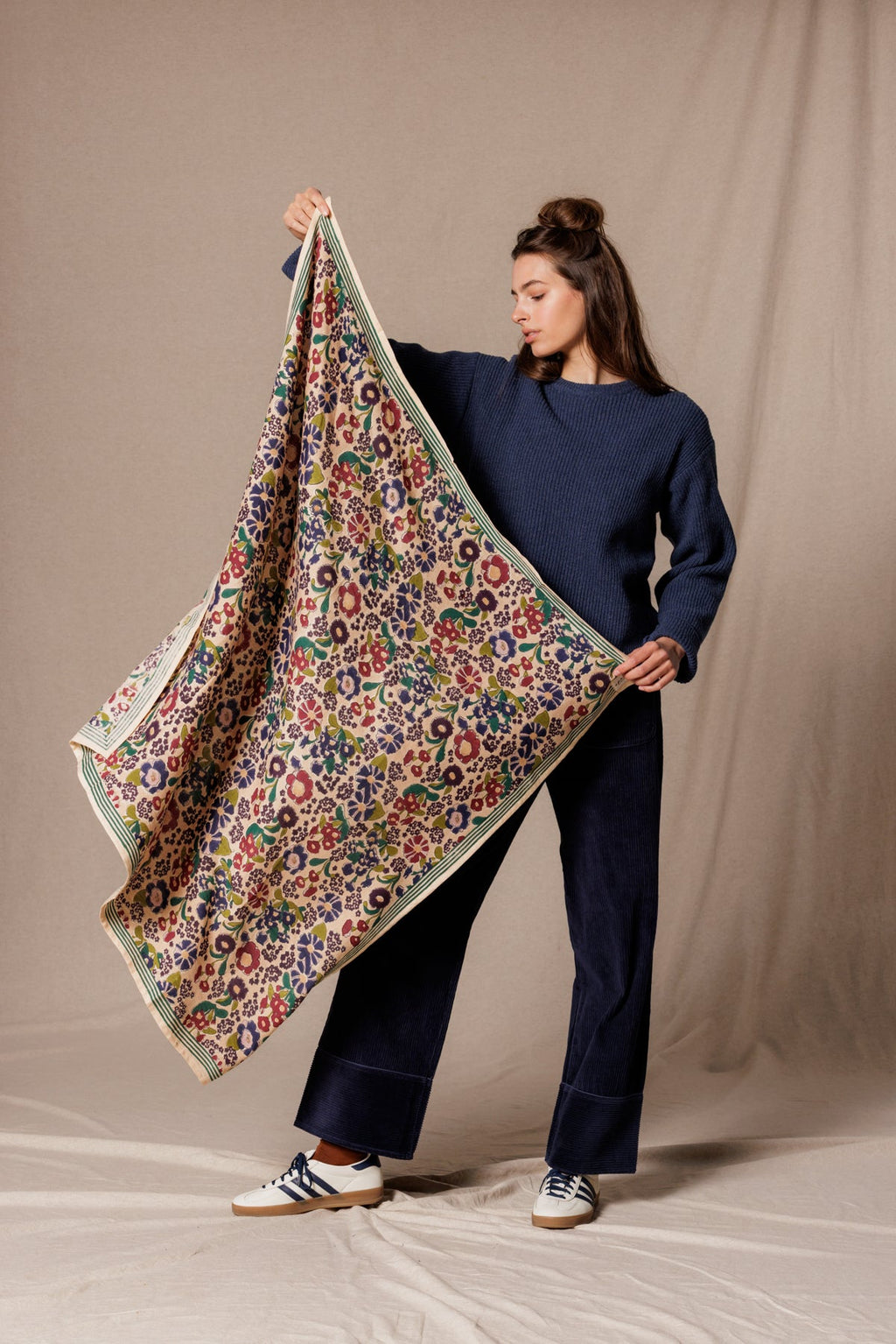 Latika - Septembre - Macadamia - Grand Foulard Apaches