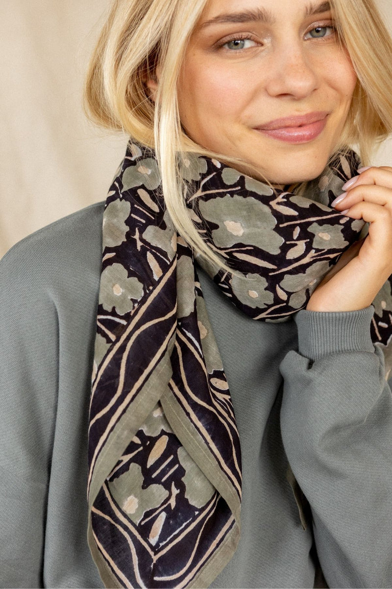 Dupatta - Daisy Météorite -  Foulard Apaches en voile de coton