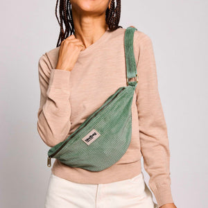 Sac banane Sasha - Velours Vert d'eau