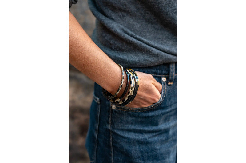 Joe Fin à l'unité - Léopard & noir - bracelet en corne bicolore