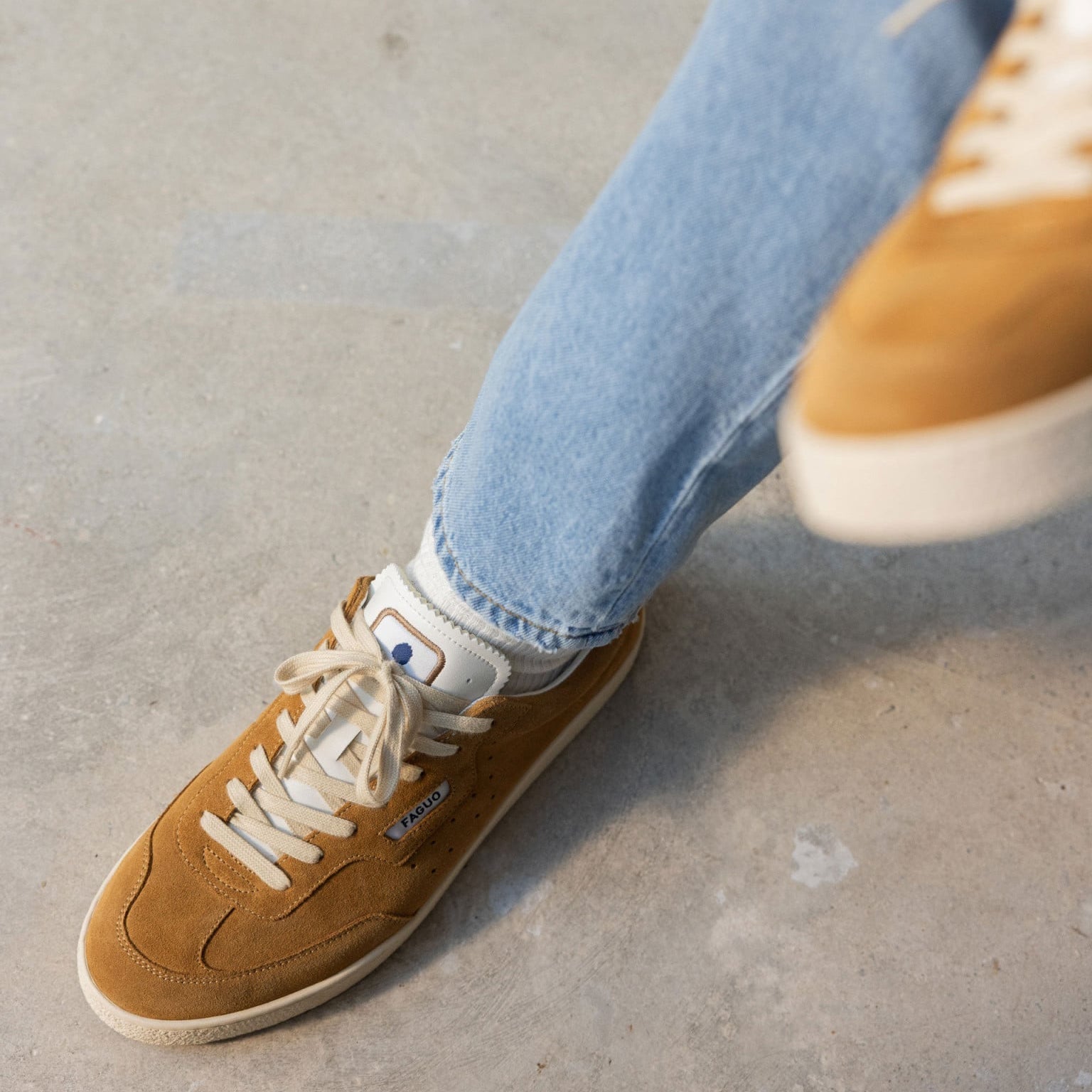 LUMBO - Baskets beige clair cuir suède