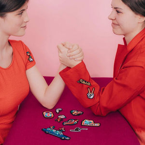 Broche - Resiste